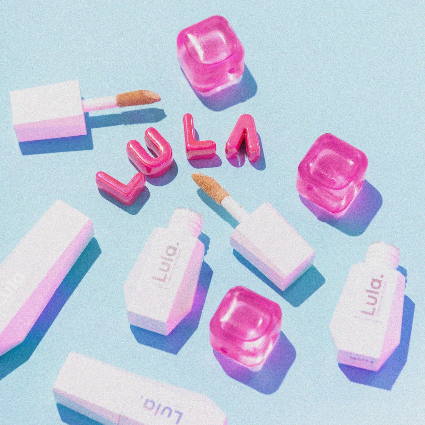 CORRECTOR LÍQUIDO – COBERTURA ALTA, TEXTURA LIGERA Y ACABADO NATURAL