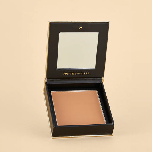 MATTE BRONZER 1ST SCENE – CALIDEZ Y DEFINICIÓN CON ACABADO PROFESIONAL