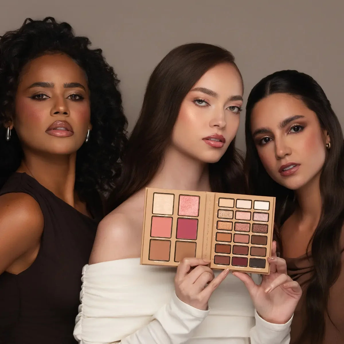 Paleta Multiusos Mocca Lush: Sombras, Rubor, Bronzer, Contorno e Iluminador | Atenea Profesional