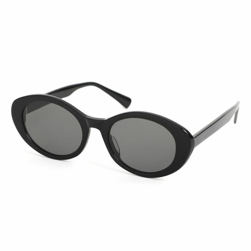 Gafas de Sol Ovaladas Negras con Lentes Grises MS52477 | mosanana